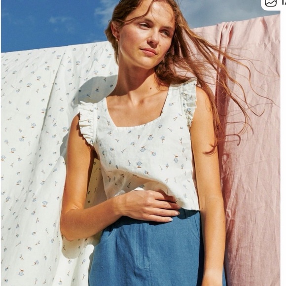 NPL Ruse Cropped Linen Top - Picture 3 of 3